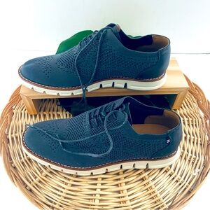 Nautica Lightweight Gray and brown Oxford knit mens shoes size 9 new in box